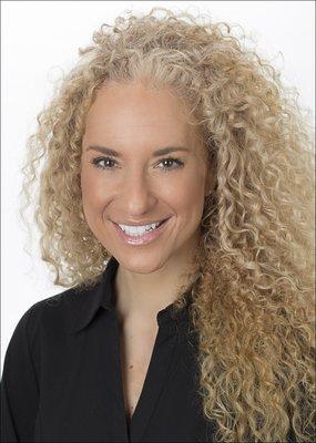 Nicolette Fischer Realtor RE/MAX HOME TEAM 803-269-8880