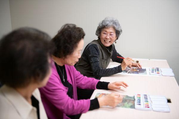 craft classes for seniors