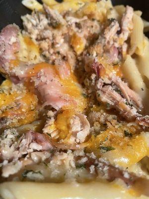 Smoked chicken Mac & cheese