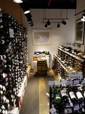 Blue Streak Wines & Spirits