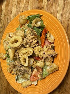 Fried calamari salad