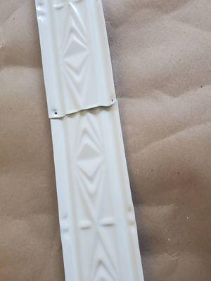 No overlapping tabs so gaping seams are inevitable.