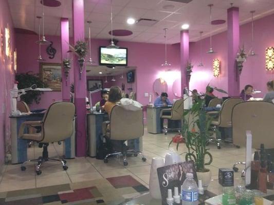 Modern Nail Salon