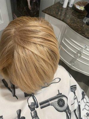 Eugenia's unisex salon