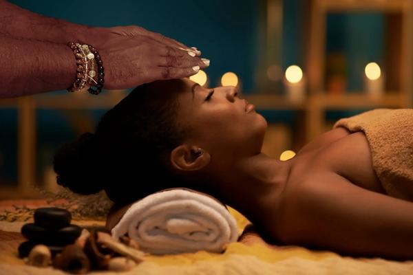 Reiki session for healing