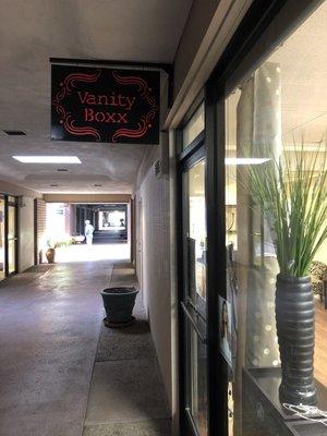 Vanity Boxx