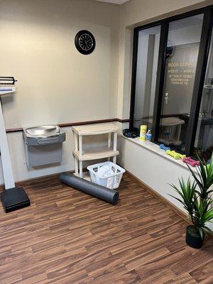 Those towels in the basket and that water bottle stayed in the same place my entire stay.