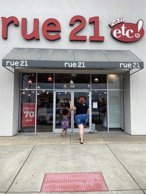 Rue 21 entrance at Crossway Shopping Center in the Greenbrier area.