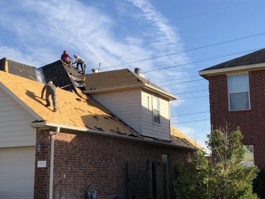 A P Roofing & Construction