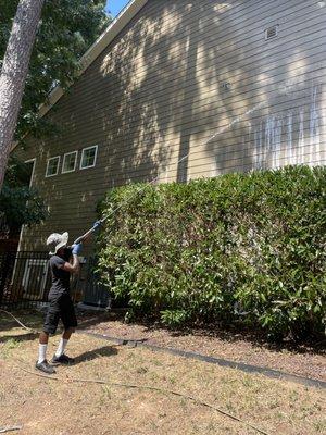 Breedlove’s Janitorial & Detailing