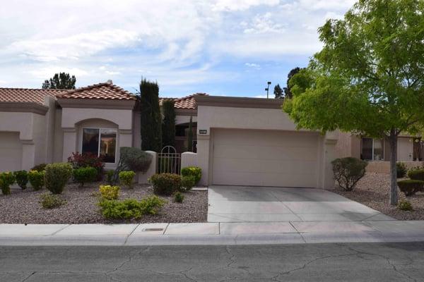 QUAINT KENWOOD MODEL. 1332 SQUARE FEET. 2 BED/2 BATH/1 CAR GARAGE. ENJOY SOUTH FACING BACKYARD AND NORTH FACING COURTYARD IN...