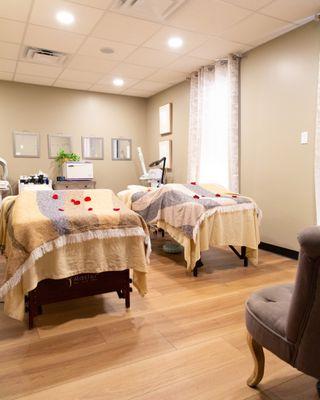 couples massage room