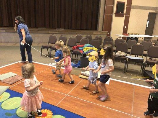 Tunes and Tales with Miss Vivian