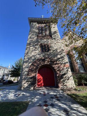 St. James' Episcopal Church