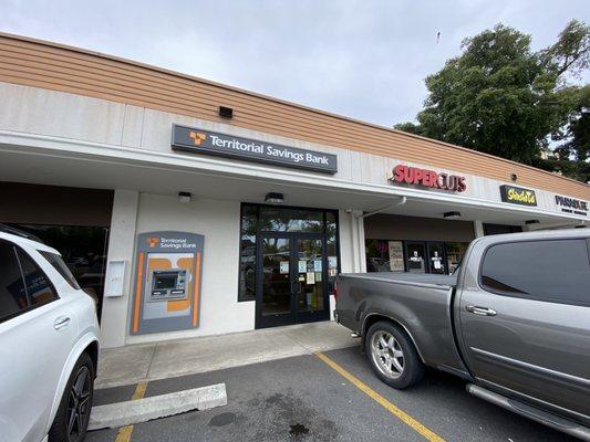 Hey, thats my bank.