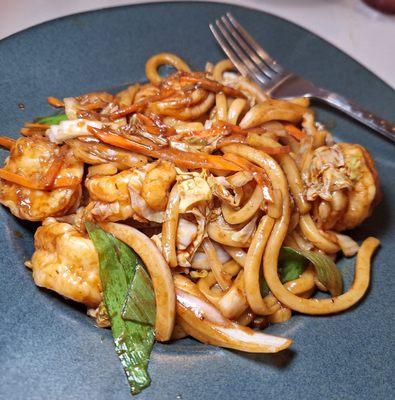 Shrimp upon stir fry