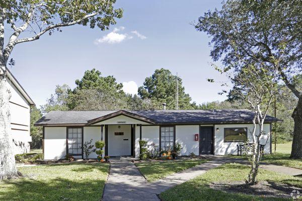 Whisper Oaks Apartments