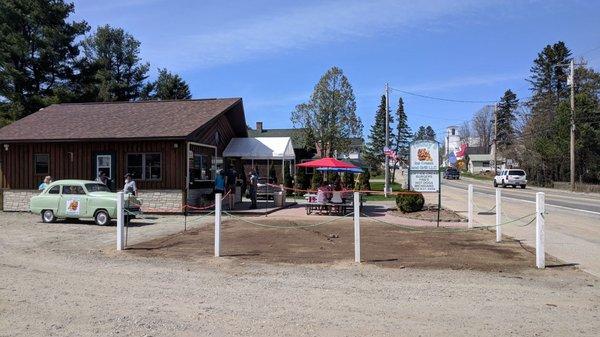 Teddys Ice Cream and Grill