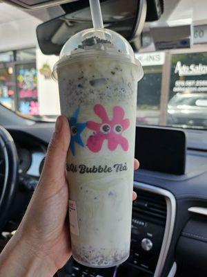 Matcha cookies and cream slushie