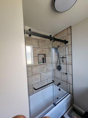 Lon's Glass & Mirrors