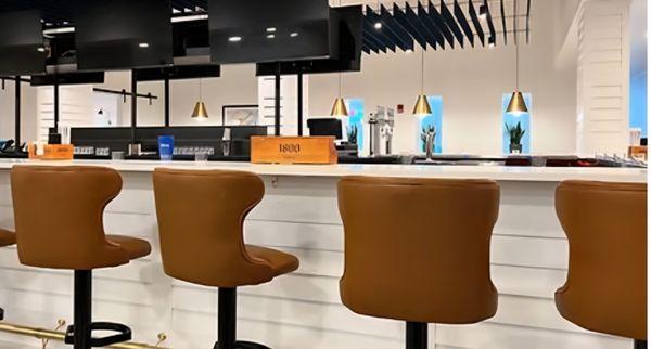 The Landing Bar and Bistro