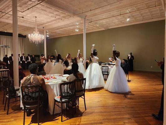 Roses and Sunflowers Etiquette