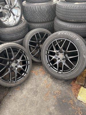 Mounted and balanced 4 tires.