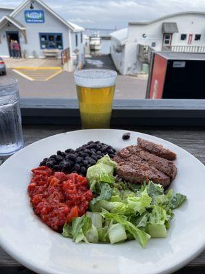 Protein bowl with veggie burger