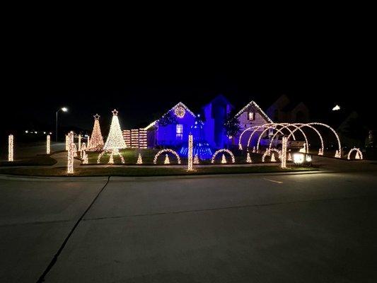 Duke Family Christmas Light Show