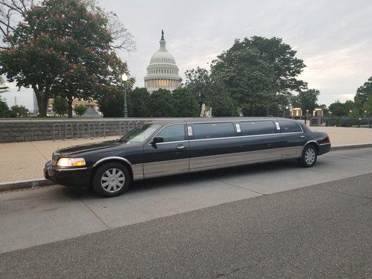 10 pax stretch limo
