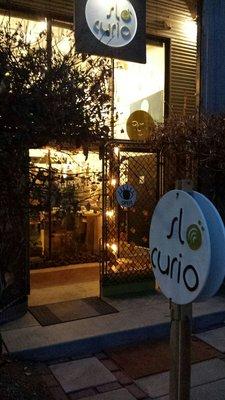 Slo Curio Entrance