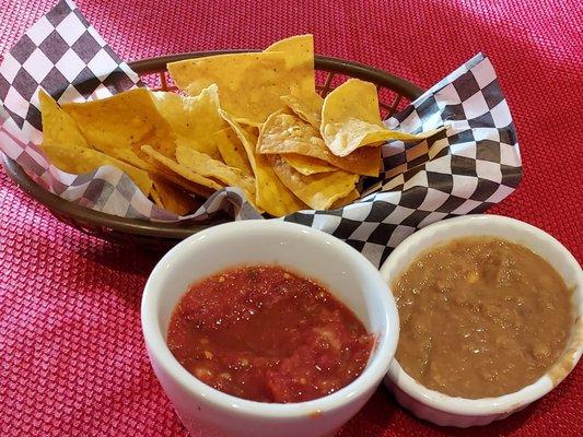 Warm chips, bean dip, and really nice salsa