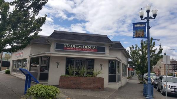 Stadium Dental Health Center