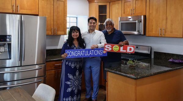 James Kuang mil gracias for selling our home !!