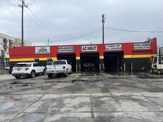 Auto Repair, Mechanic Shop, Brakes, Suspension, AC, Heat, Tune Up, Oil Change, Welding, Catalytic