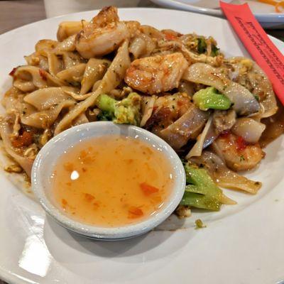 This was my shrimp pad see ew