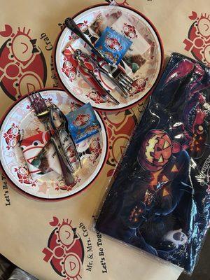 Plates with wipes, gloves and bib  And Halloween tote bag