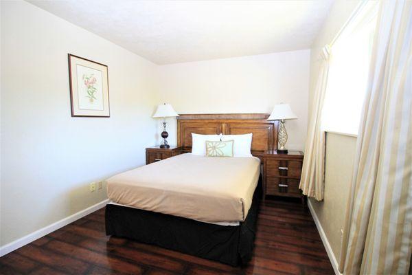 The Siren of Discovery Inn & Suites