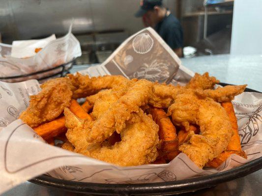 Fried Shrimp Basket with Sweet Potato Fries