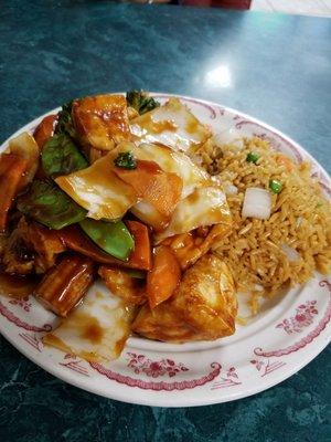 Lunch special for less than $8 with veggie fried rice and bean curd with mixed veggies. And Wonton soup