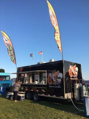 Rollin Smoke Food truck at Lower Harbor MQT