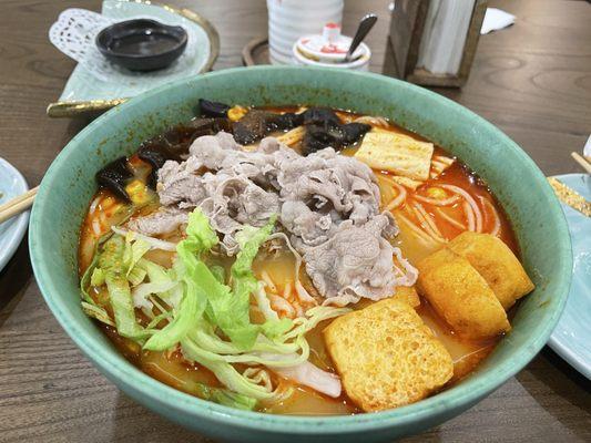 Tom Yum beef rice noodles