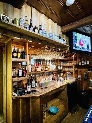 The Twin Lakes Inn & Saloon