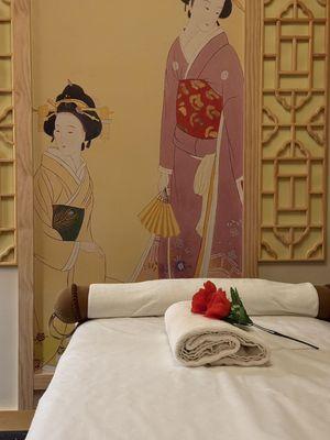 Single massage bed at Tao Best Spa