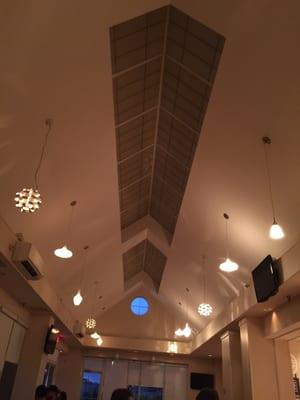 The main hall where diners sit to avoid the claustrophobic quarters of Lounge 555