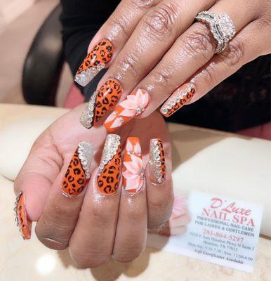 DβLuxe Nail Spa