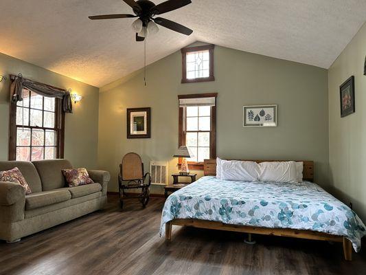 Dragonfly Cottage, great for 2 adults and 1 or 2 children. Even better for hikers!