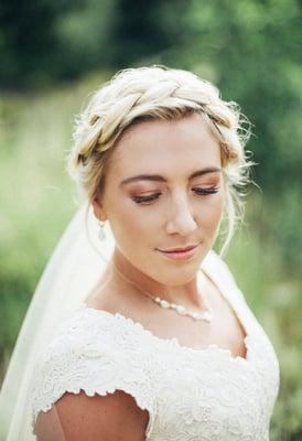 Perfect bridal accessory? Beautiful lashes! Great for the big day & low maintenance for the honeymoon. LOVE THEM