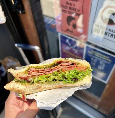 La Noísette Cafe and Delí