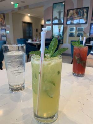Passion fruit and strawberry mojito